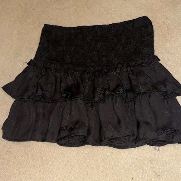 revolve black mini ruffle skirt - Picture 1 of 1